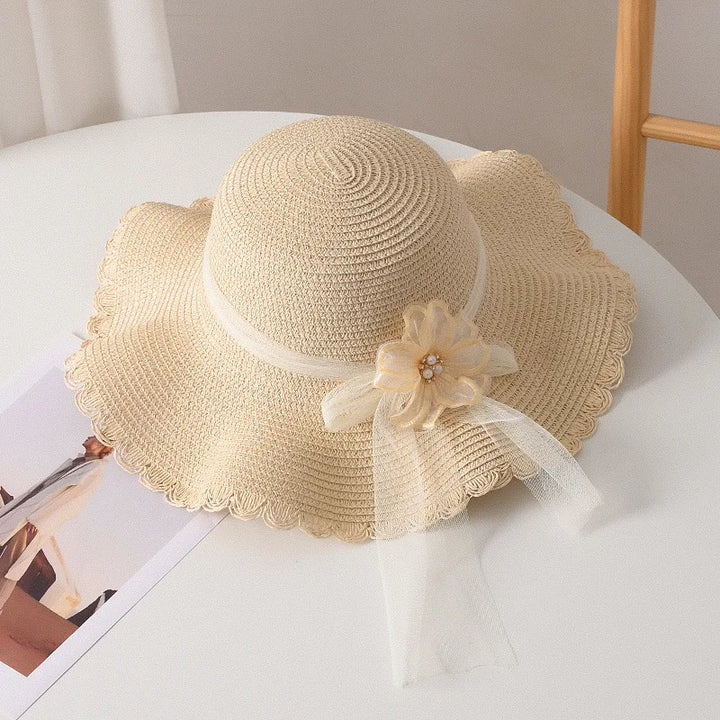 Women's Summer Straw Sun Hat, with Fresh Mesh Floral Decoration, Large Brim, Foldable and Portable Sun Protection Hat, Suitable for Daily Wear on Vacation, Holiday Gift