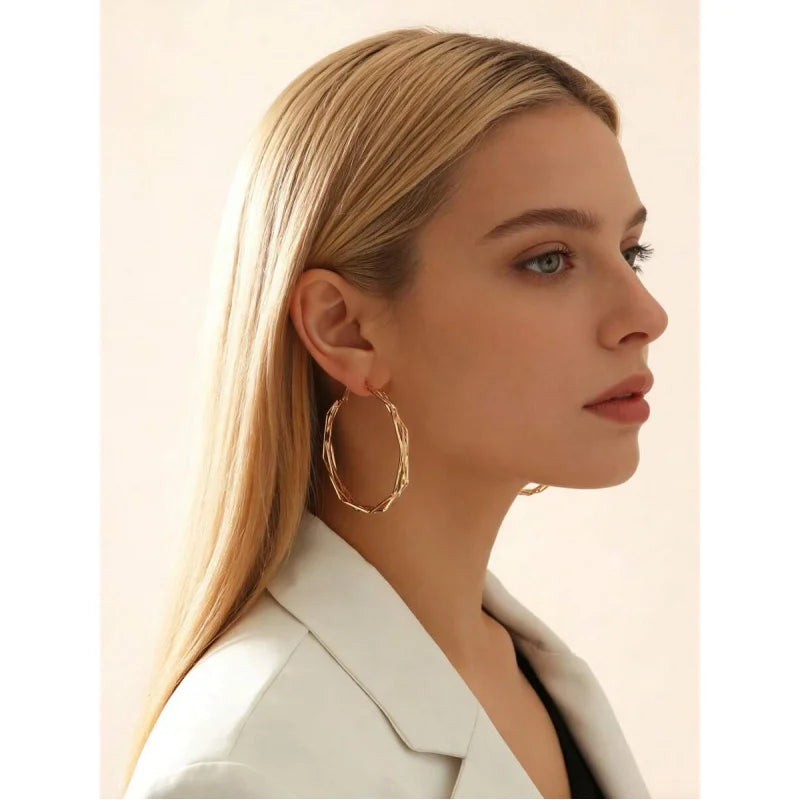 1 Pair Fashionable Minimalist Classic Exaggerated Gold Geometric Hoop Earrings For Women