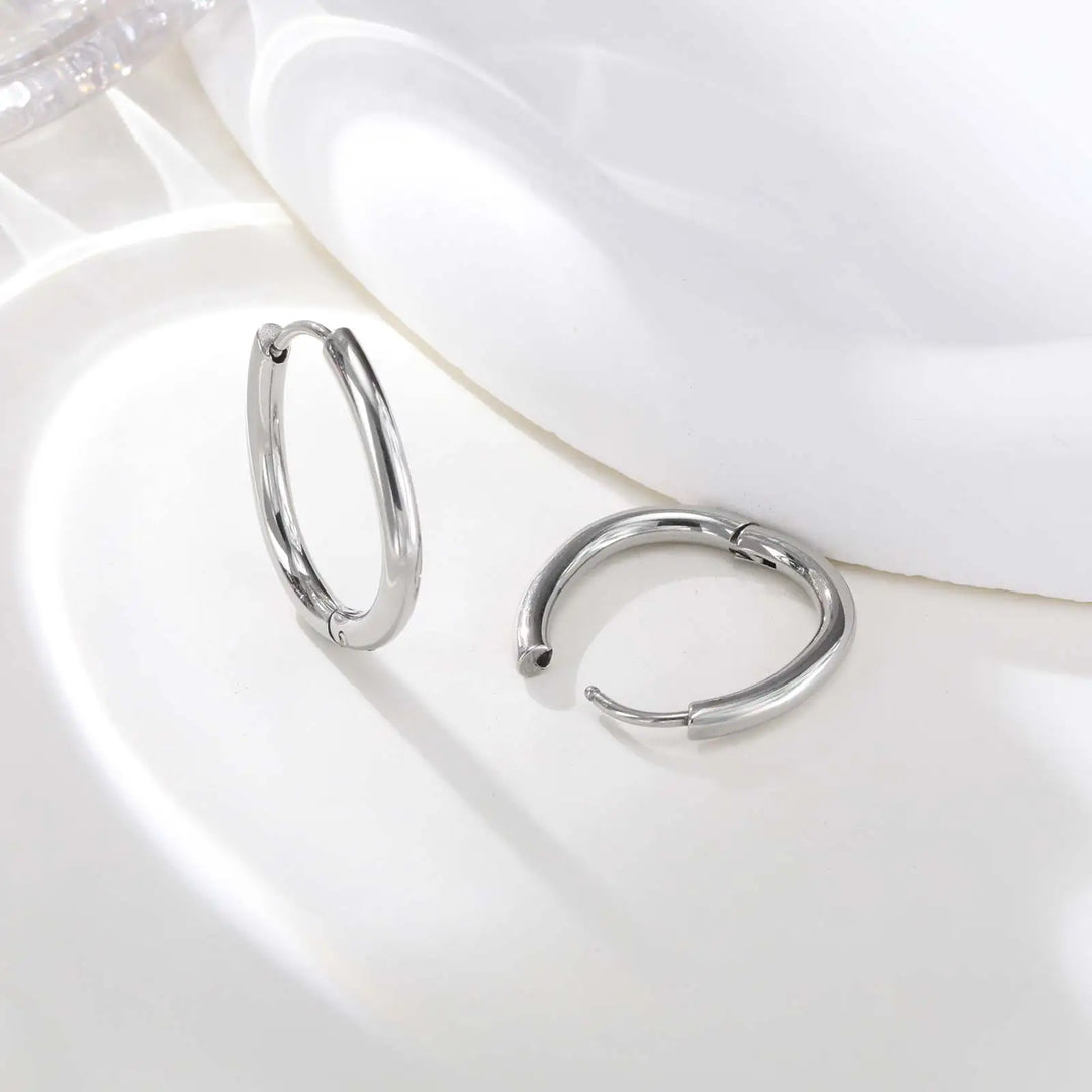 Minimalist Stainless Steel Hoop Earrings For Women, Geometric Oval Heart Gold Plated Huggies Earrings, Chic Jewelry Gift