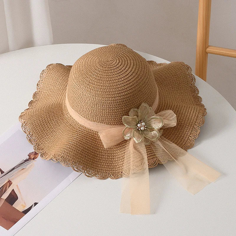 Women's Summer Straw Sun Hat, with Fresh Mesh Floral Decoration, Large Brim, Foldable and Portable Sun Protection Hat, Suitable for Daily Wear on Vacation, Holiday Gift